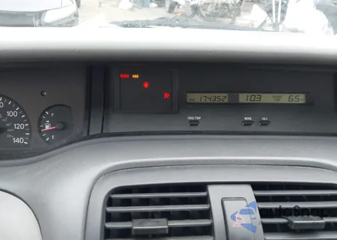 2003 Toyota Avalon Xl z USA, uszkodzony, nr VIN 4T1BF28B93U287520